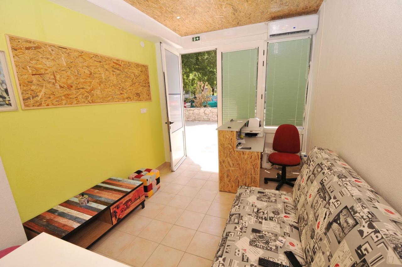 Oasis Hostel Split Exterior photo