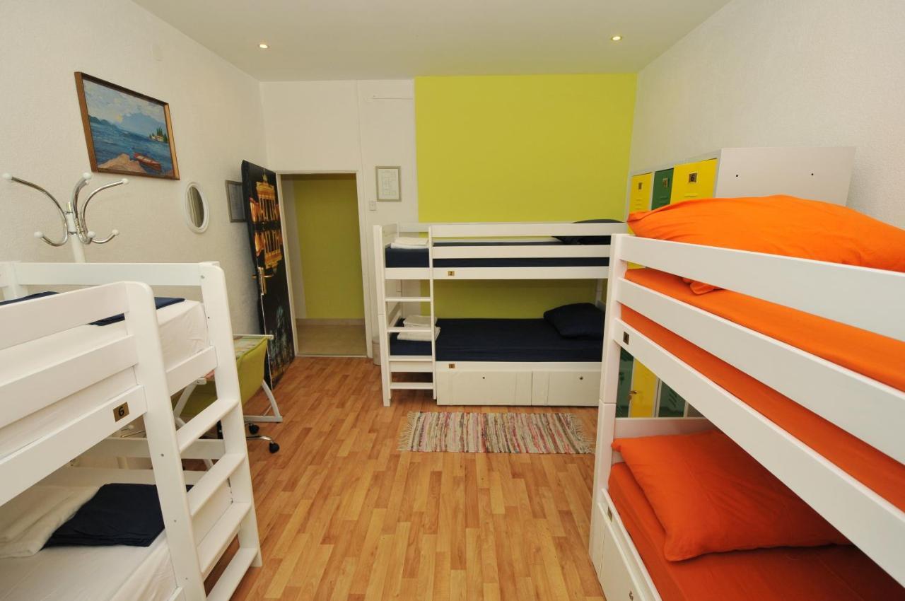 Oasis Hostel Split Exterior photo