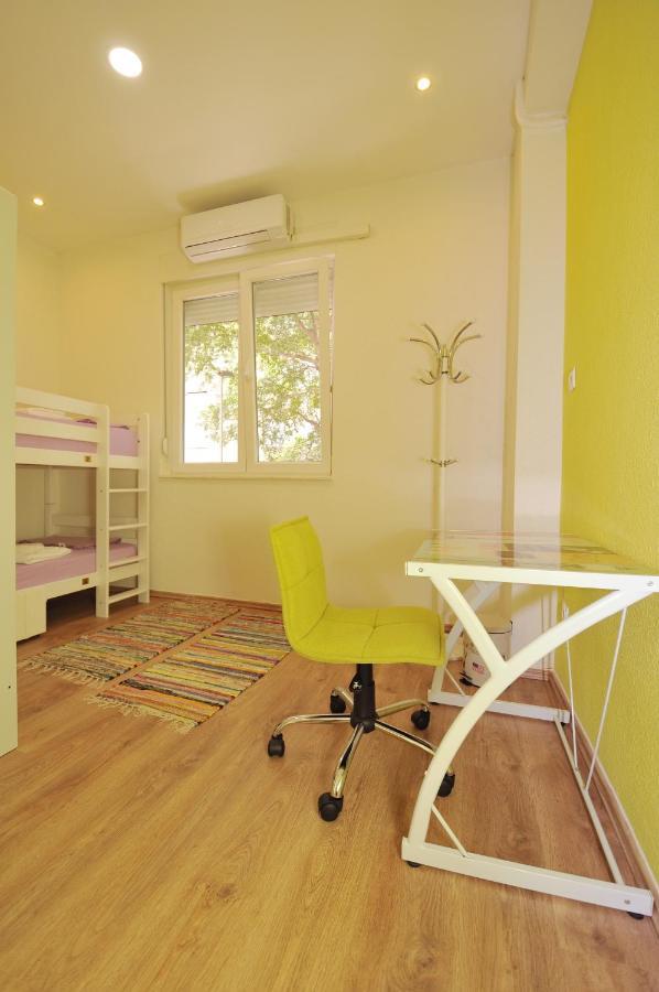 Oasis Hostel Split Exterior photo